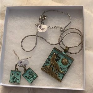 Wolf necklace and earrings set